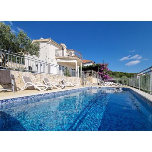 Villa with heated pool, Trogir