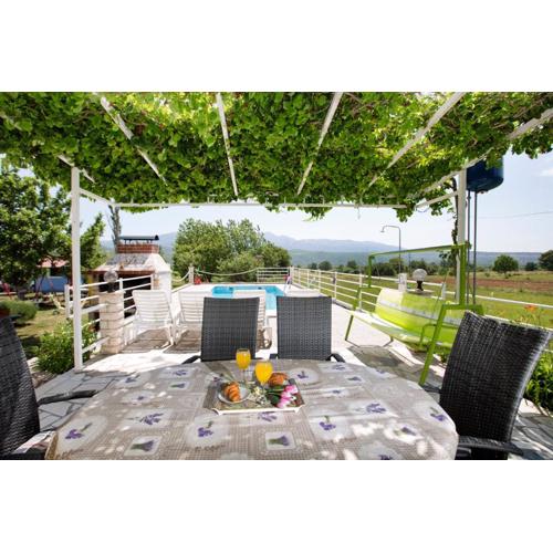 Villa with pool near Split