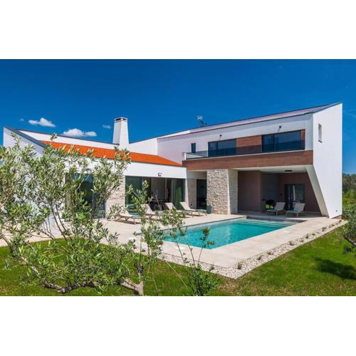 Villa with Stunning Views