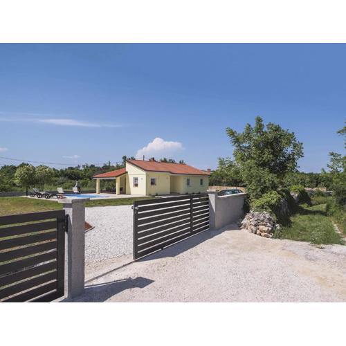 Villa with swimming pool in Marcana
