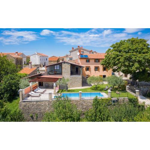 Villa Zamask for 7 people in Central Istria with jacuzzi & sauna