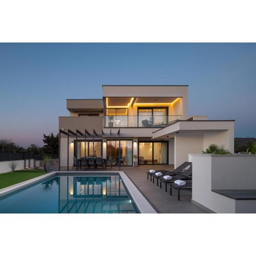 Villa Zenith with private pool and jacuzzi