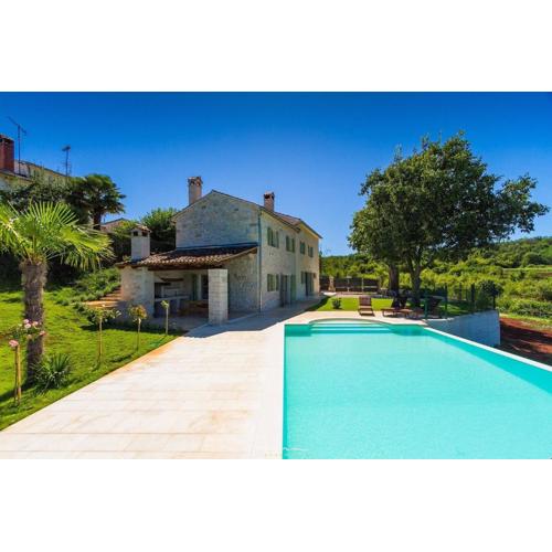Villa Zvonar near Motovun with large pool and whirlpool
