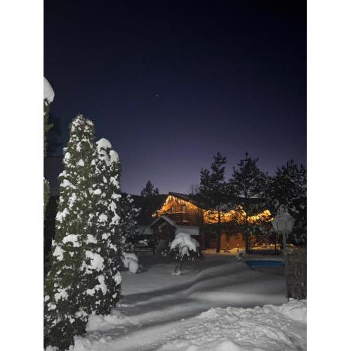 Котедж "Villa Затишна"