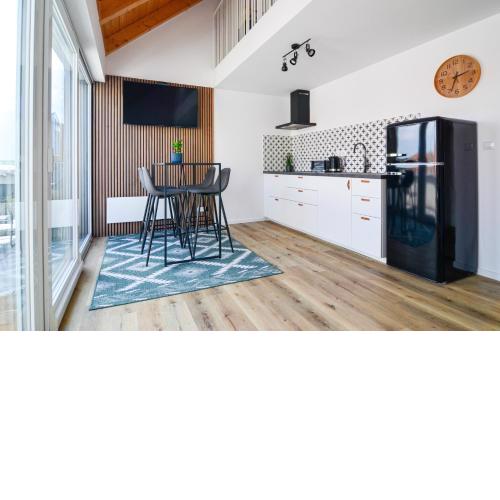 Vineyard Terrace Apartment