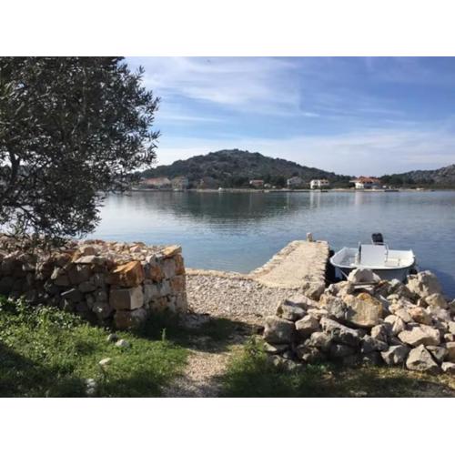 Vinik Island