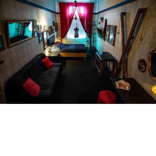 Vintage BDSM Kinky Apartment - ENTIRE 65m2 space for up to 6-guests - FULLY EQUIPPED