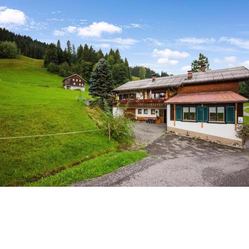 Vintage Holiday Home near Ski Area