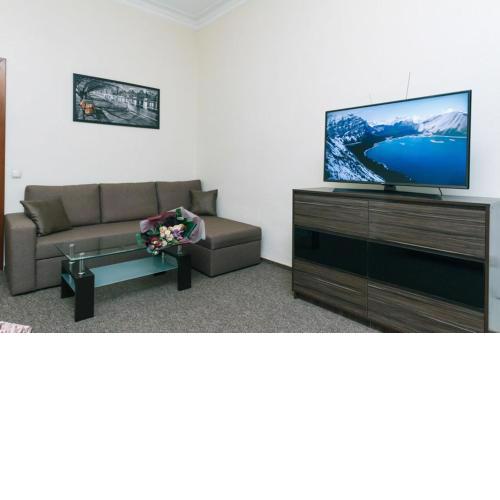 VIP 2 bedroms right near Khreashatik