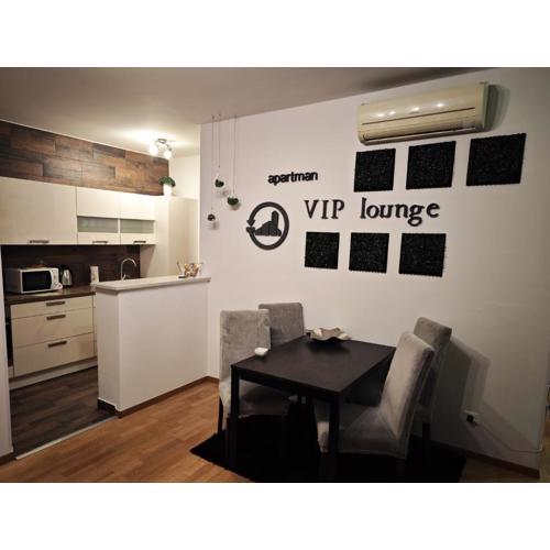 VIP lounge - self check in