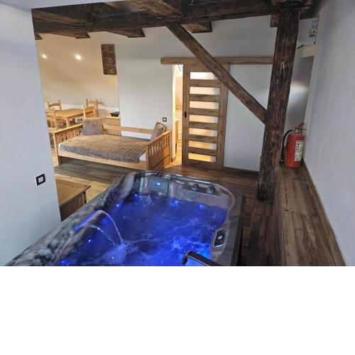 Vířivka a sauna na pokoji,nebo na vlastní terase - Farma u Příbrami