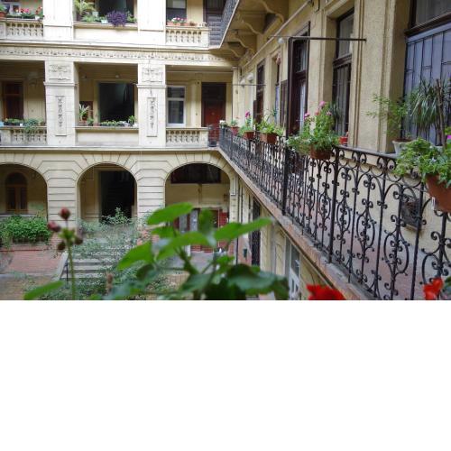 Vivid Csengery Apartment