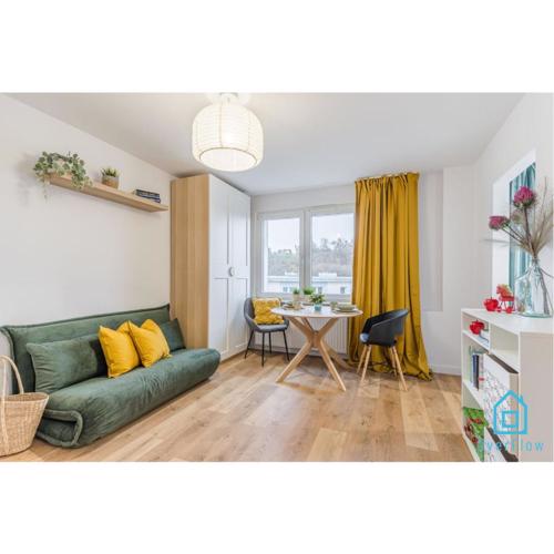 Vogue Apartment - 12 Min to Old Town Gdańsk,PKP & Shopping Mall