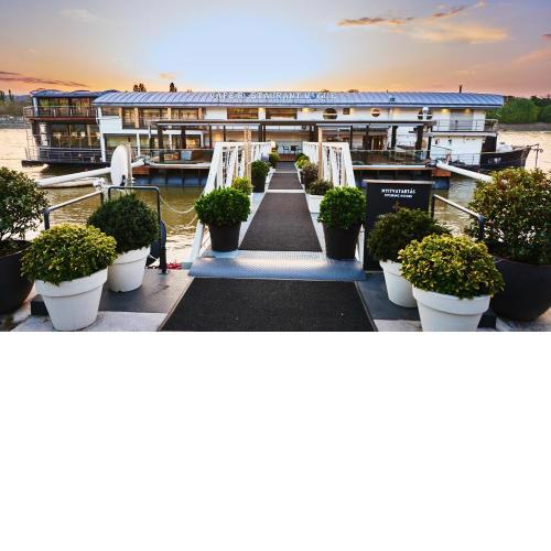 Vogue Boat Apartments
