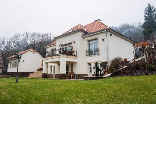 Völgy Villa