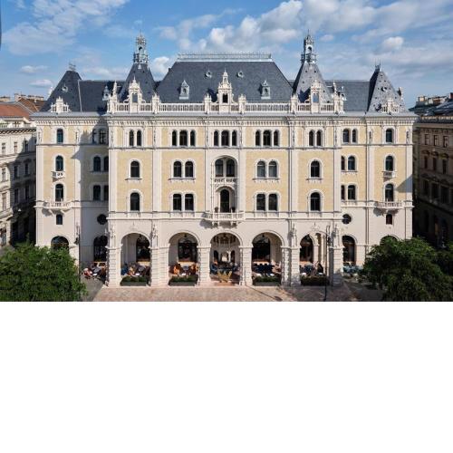 W Budapest