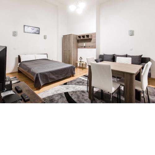 W2 Synagogue Apartment