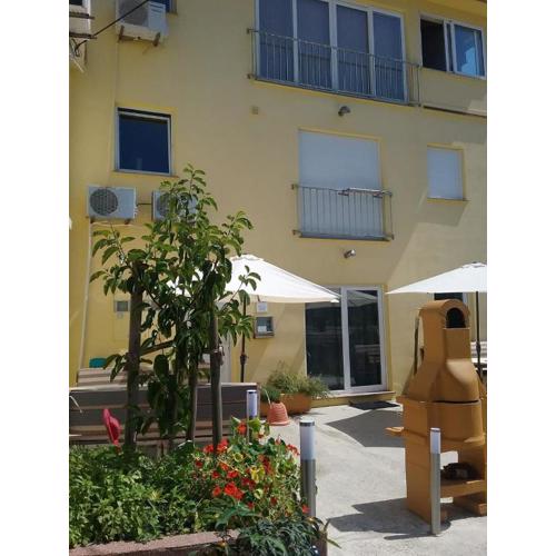 Waldeck Apartment 1