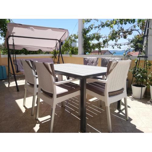 Warm Terrace Apartments