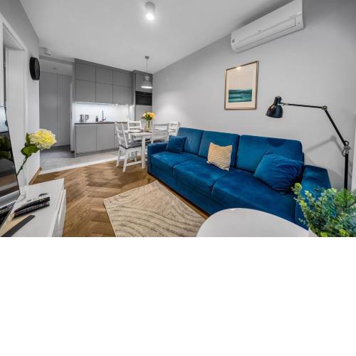 Warsaw Airport Apt - Parking & Terrace - by Rentujemy