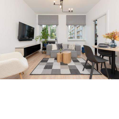 Warsaw Central Apartment 10 min walk from Palace of Culture & Science by Noclegi Renters
