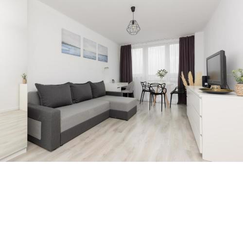 Warsaw Centre Saski Garden Apartment by Noclegi Renters