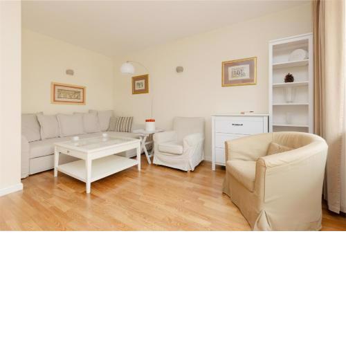 Warsaw City Center Żurawia by Noclegi Renters