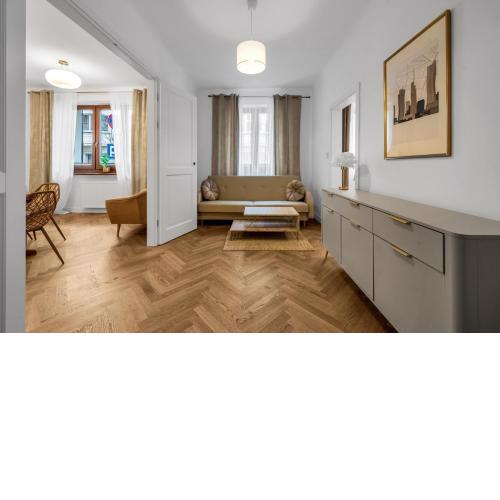 Warsaw Downtown Apt - 82m2, Top Location - by Rentujemy