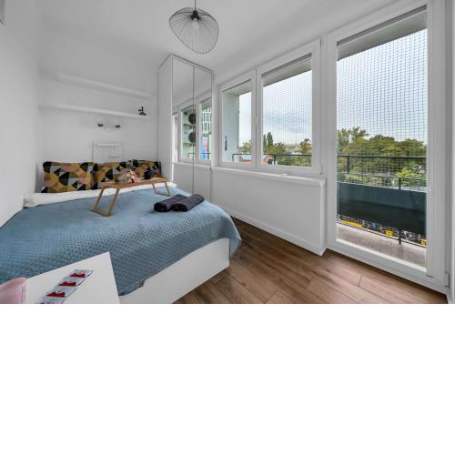 Warsaw Mokotów Apt - Balcony, AC, Tram&Bus nearby - by Rentujemy