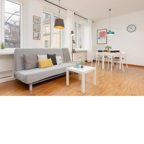 Warsaw Old Town Spacious Studio Piwna by Noclegi Renters