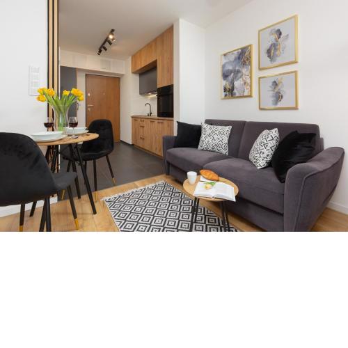 Warsaw Praga Kokoryczki Apartments with Parking by Noclegi Renters