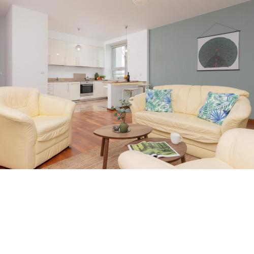 Warsaw Słomińskiego Apartment by Noclegi Renters