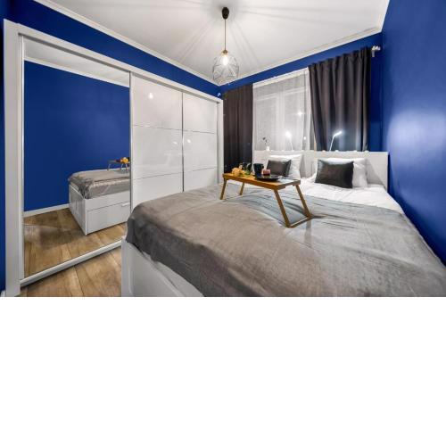 Warsaw Wola Apt - 8th Floor, Parking, Balcony - by Rentujemy