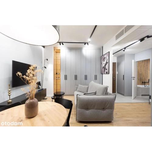 Warsaw Wola Premium Apartment by Evibell