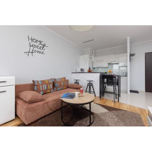 Warsaw Young City Apartment by Noclegi Renters
