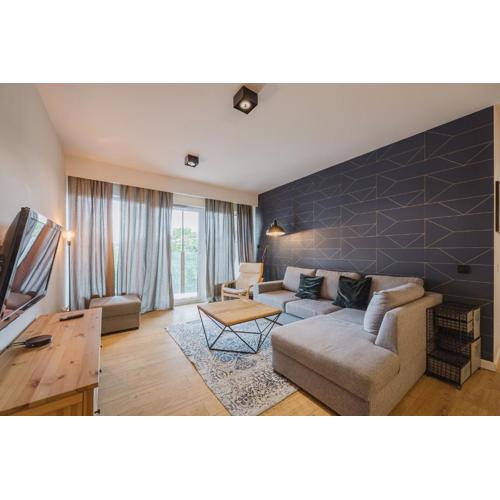 Warta River Deluxe Apartment by BookingHost