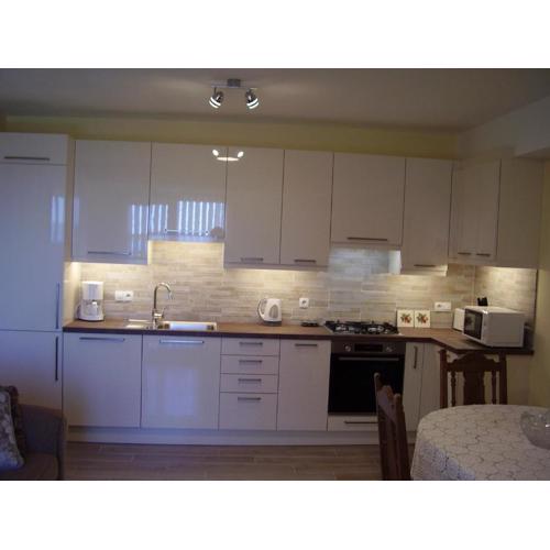 Water view brand new Apartment, short stroll to beach, peaceful!