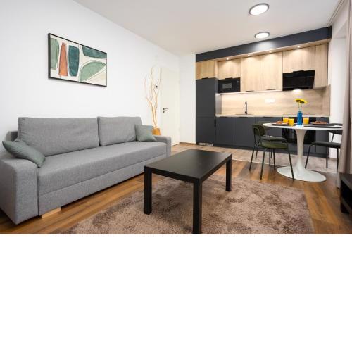 Waterfront City Azure Loft with FREE PARKING