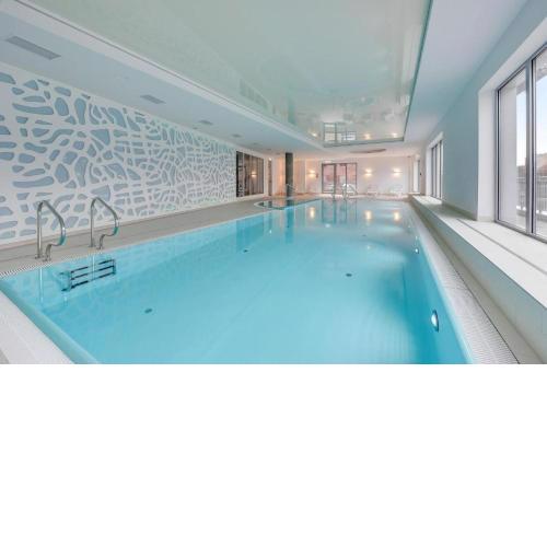 Waterlane Island - Riverview Pool, SPA & Gym by Downtown Apartments