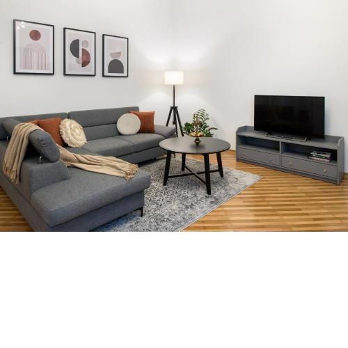 WAWELOVE Piłsudskiego - 3 bedroom apt. with balcony and free parking!