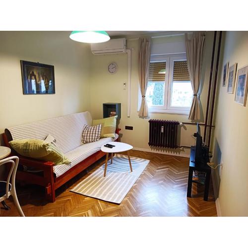 Weekly&Less near Campus with fast Wi-fi and free parking