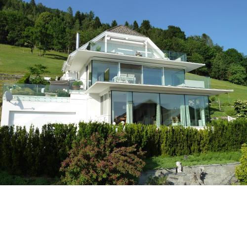 Weisse Villa am Millstätter See