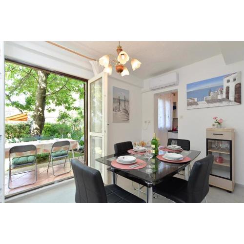 Welcoming apartment with garden