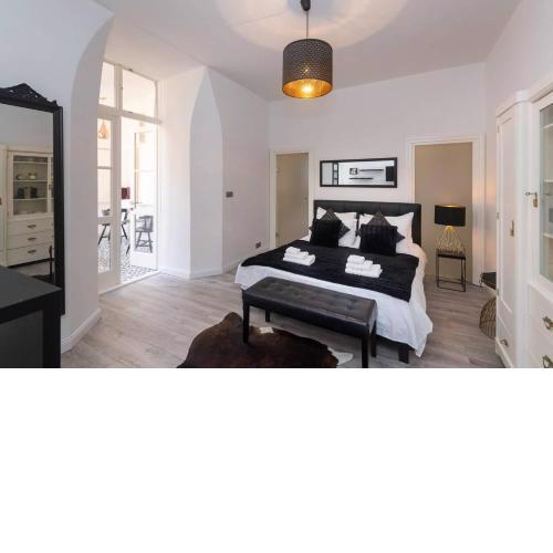 Wenceslas Square / Main Station - NEW STUDIO*****