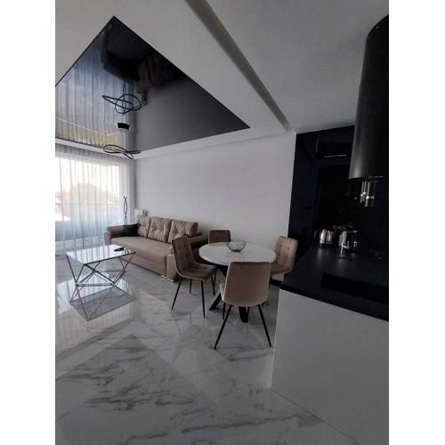 Westin House Black