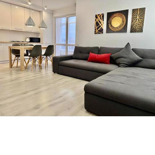 White Apartment Melnyka10