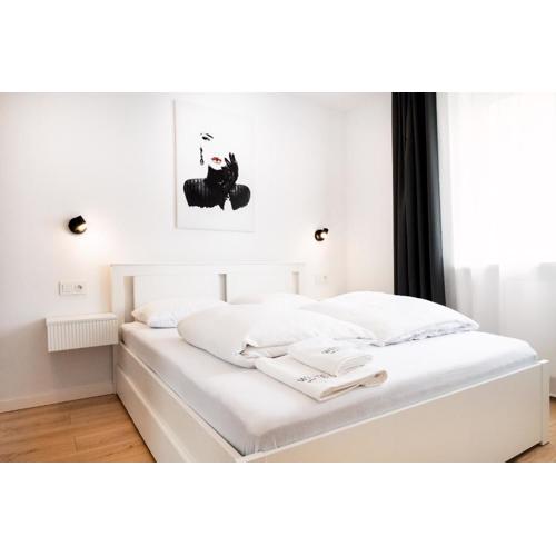 WHITE Apartment