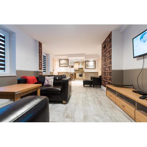 White Home Apartment