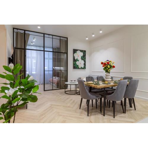 White Magnolia 4 Bedroom Premium and Parking