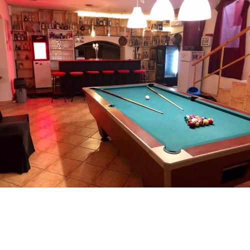 Whole basement former pub3 for bachelor / bachelorette party